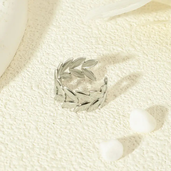 ANELLO IN ARGENTO CON FOGLIA