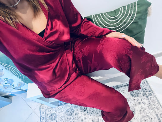 COMPLETO RASO BORDEAUX