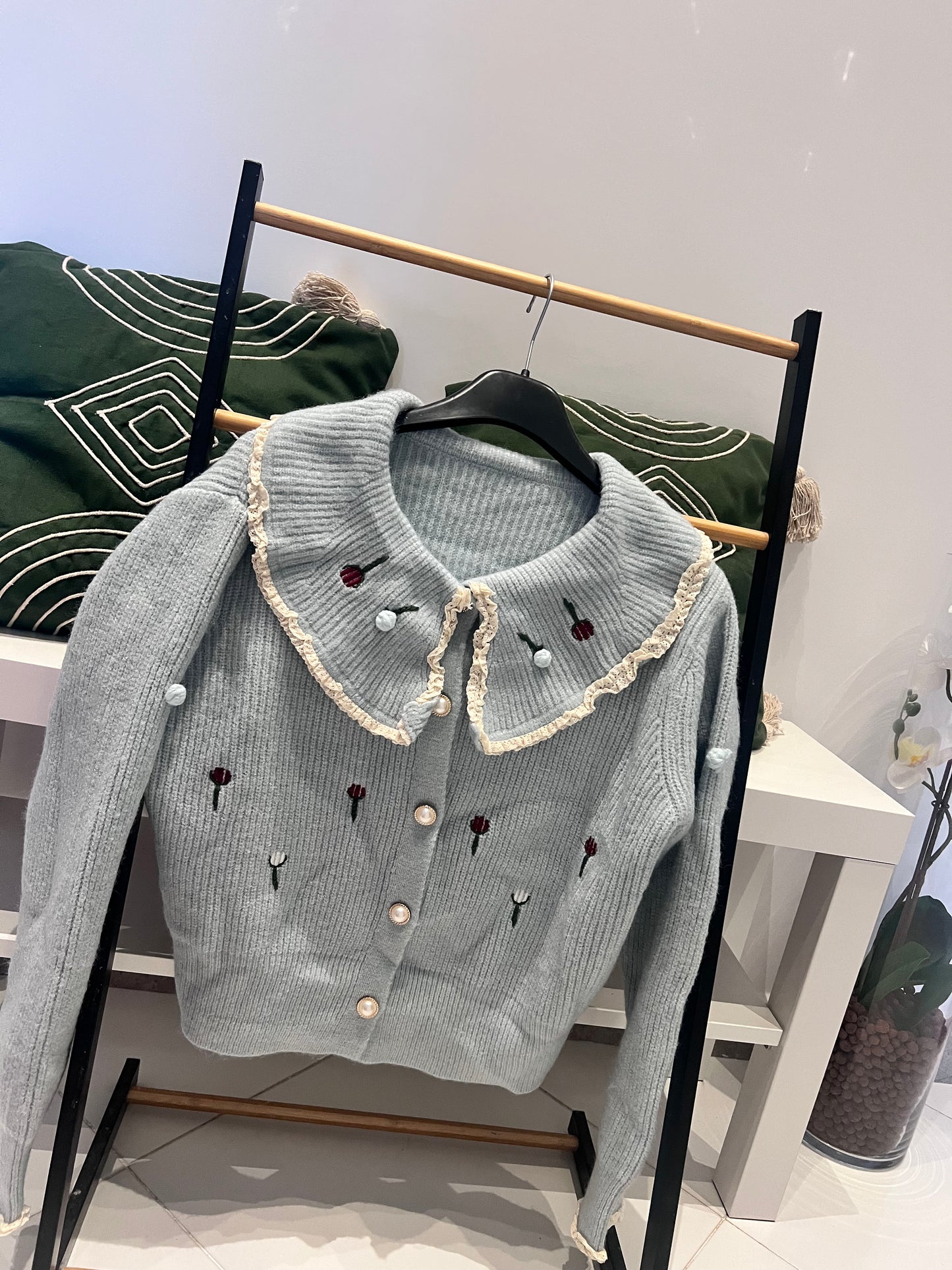 Cardigan a maglia con bottoni in perle